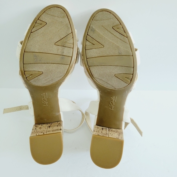 NEW Life Stride White Platforms Sandals - Picture 5 of 6